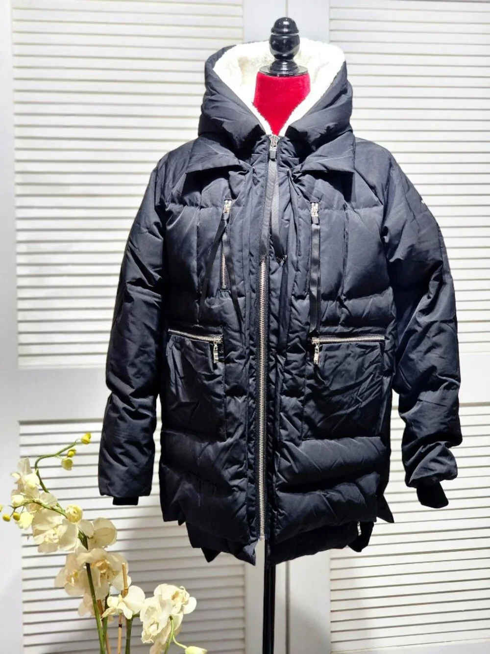Orolay Women's Black Hooded Down Jacket With Fleece Lining Size Large 318 - Picture 2 of 16